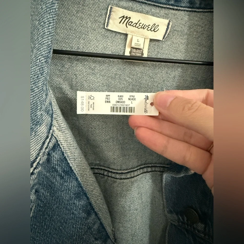Madewell // NWT Relaxed Crop Jean Trucker Jacket in Billings Wash - Picture 9 of 13